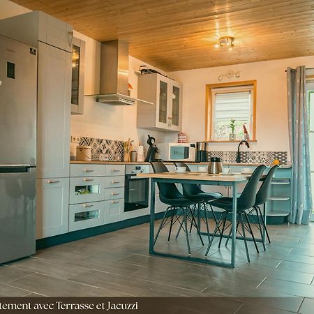 Les Appartements Du Pont Alsort Froidchapelle Luaran gambar