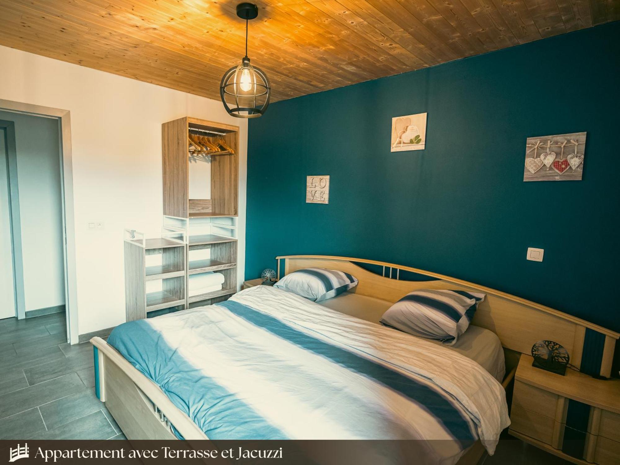 Les Appartements Du Pont Alsort Froidchapelle Luaran gambar
