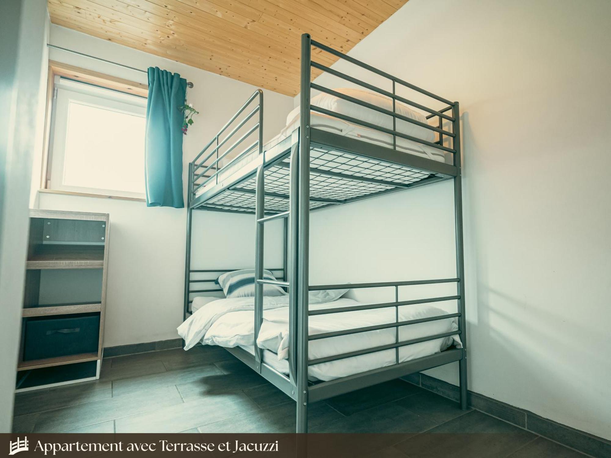 Les Appartements Du Pont Alsort Froidchapelle Luaran gambar