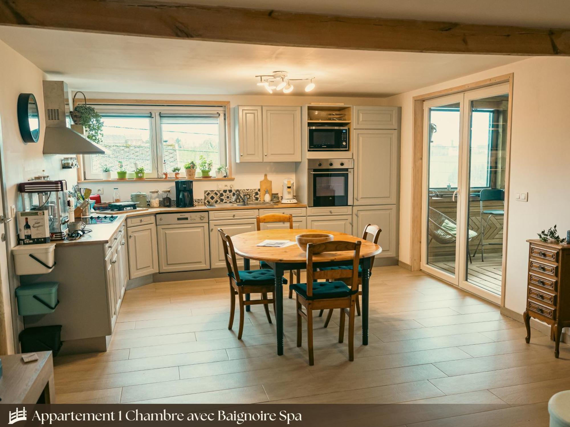 Les Appartements Du Pont Alsort Froidchapelle Luaran gambar